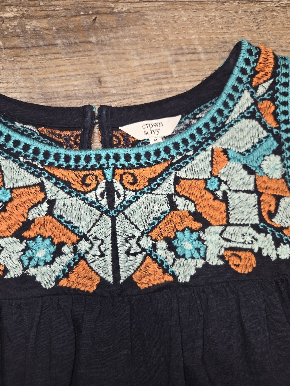 Crown & Ivy Boho Embroidered Yoke Sleeveless Blouse Tank - Picture 6 of 10